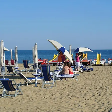 Fuer 6 Personen Ca 42 Qm In Bibione, Adriakueste Italien Und Umgebung Feriehus *